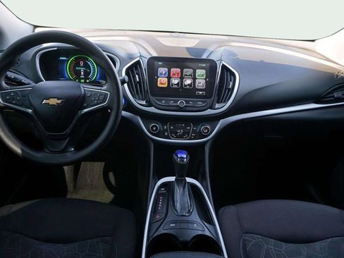 Used 2018 Chevrolet Volt LT image 18
