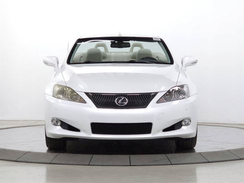 Used 2010 Lexus IS 250C w/ Luxury Pkg RWD image 2
