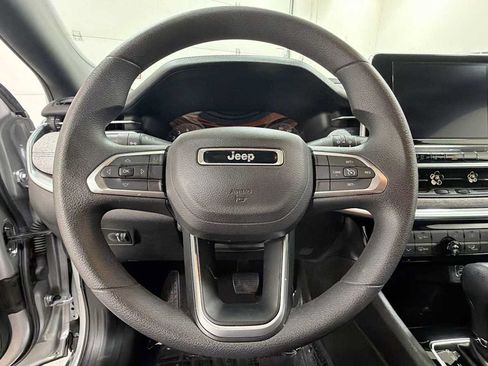 Used 2025 Jeep Compass Sport AWD/4WD image 16