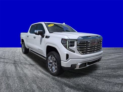Used 2023 GMC Sierra 1500 Denali w/ Denali Reserve Package AWD/4WD image 2