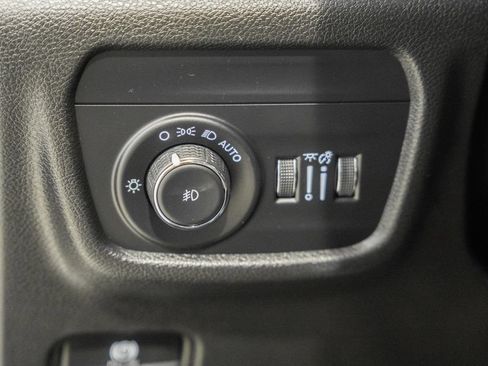 Used 2023 Jeep Grand Cherokee L Limited AWD/4WD image 44