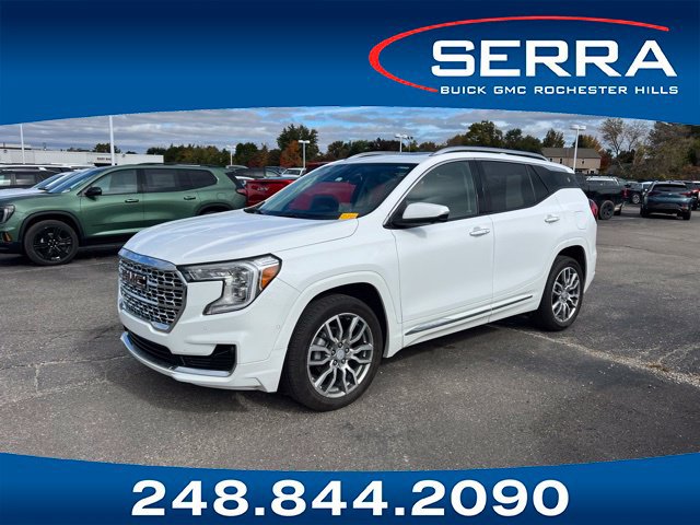 Used 2024 GMC Terrain Denali w/ Denali Premium Package AWD/4WD image 1