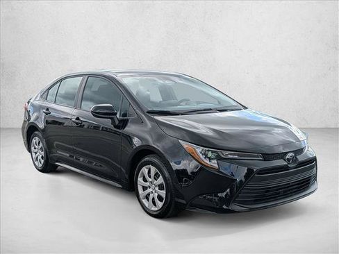 Certified 2025 Toyota Corolla LE FWD image 3