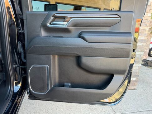 Used 2024 Chevrolet Silverado 2500 LT w/ Convenience Package image 38