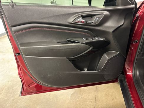 Used 2025 Chevrolet Trax RS w/ Driver Confidence Package image 35