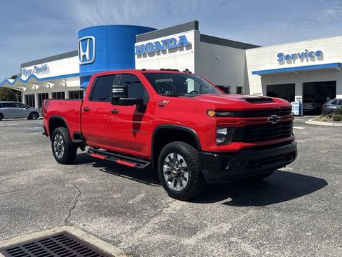 Used 2024 Chevrolet Silverado 2500 Custom w/ Custom Convenience Package image 2