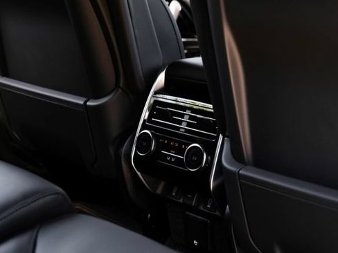 New 2026 Land Rover Range Rover Long Wheelbase SE AWD/4WD image 45