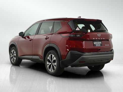 Used 2023 Nissan Rogue SV w/ SV Premium Package image 3