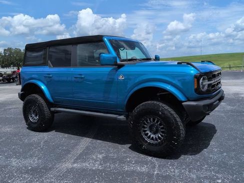 Used 2023 Ford Bronco Outer Banks AWD/4WD image 2