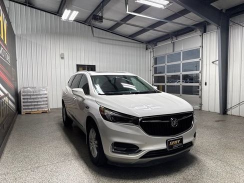 Used 2020 Buick Enclave Essence w/ Sound and Sites Package AWD/4WD image 16