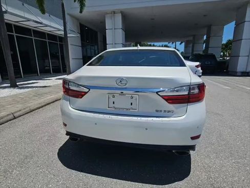 Used 2018 Lexus ES 350 w/ Luxury Package w/Wood Trim FWD image 4