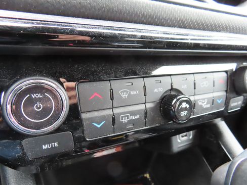 Used 2022 Jeep Compass Altitude w/ Sun and Sound Group image 26