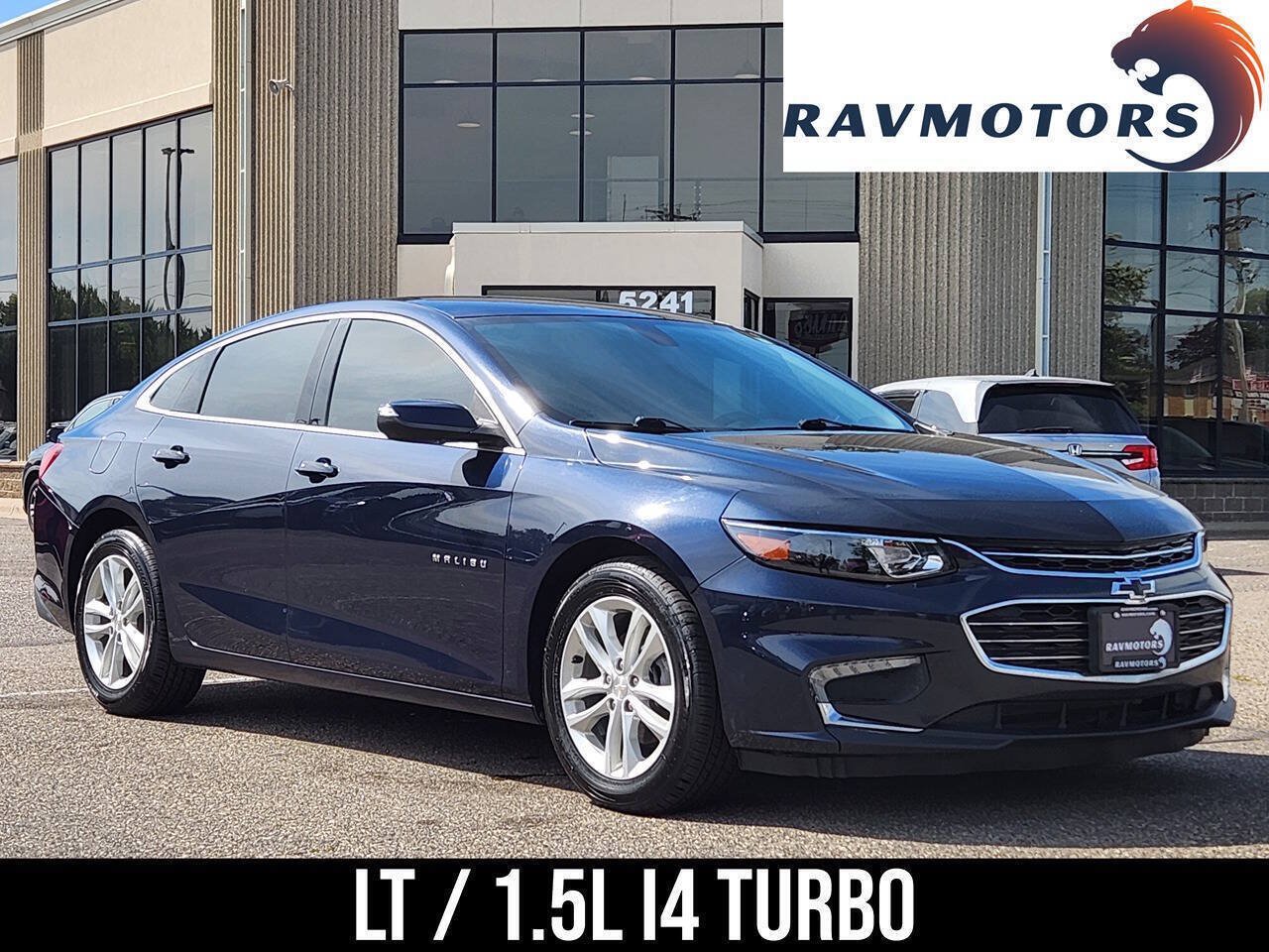 Used 2018 Chevrolet Malibu LT FWD image 1