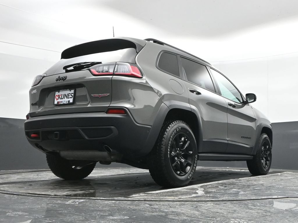 Used 2023 Jeep Cherokee Trailhawk w/ Trailer Tow Group AWD/4WD image 45
