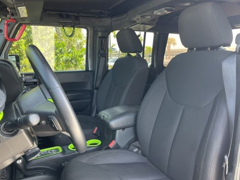 Used 2016 Jeep Wrangler Unlimited Sport w/ Quick Order Package 24S AWD/4WD image 2
