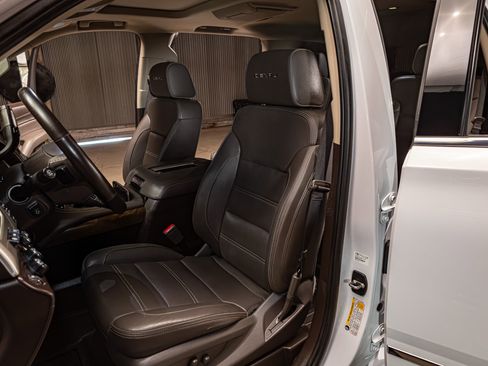 Used 2018 GMC Yukon Denali w/ Open Road Package AWD/4WD image 21