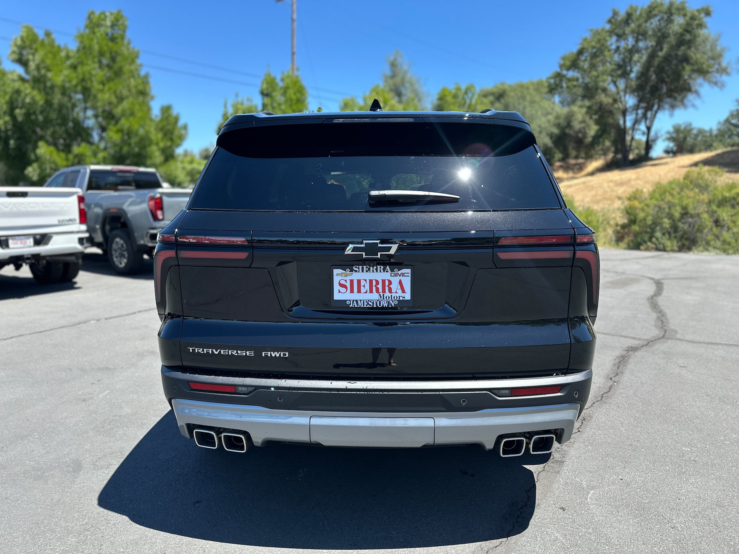 Used 2025 Chevrolet Traverse LT w/ Enhanced Driving Package AWD/4WD image 5