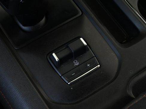 Used 2025 GMC Sierra 1500 AT4 w/ AT4 Premium Package AWD/4WD image 26