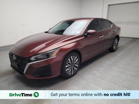 Used 2023 Nissan Altima 2.5 SV w/ SV Premium Package image 1