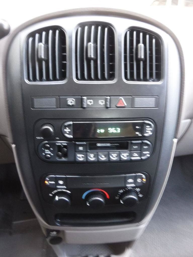 Used 2003 Dodge Caravan SE FWD image 38