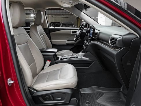 Used 2021 Ford Explorer Limited w/ Equipment Group 301A image 38