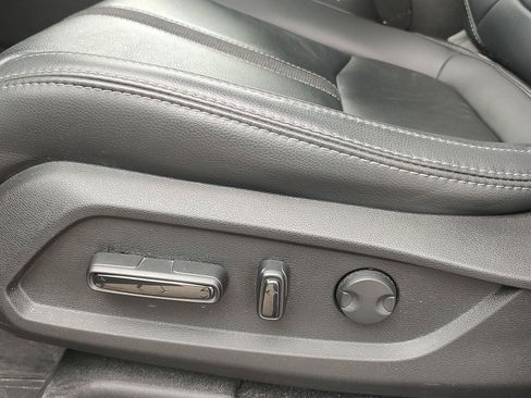Used 2024 Honda Pilot Touring image 3