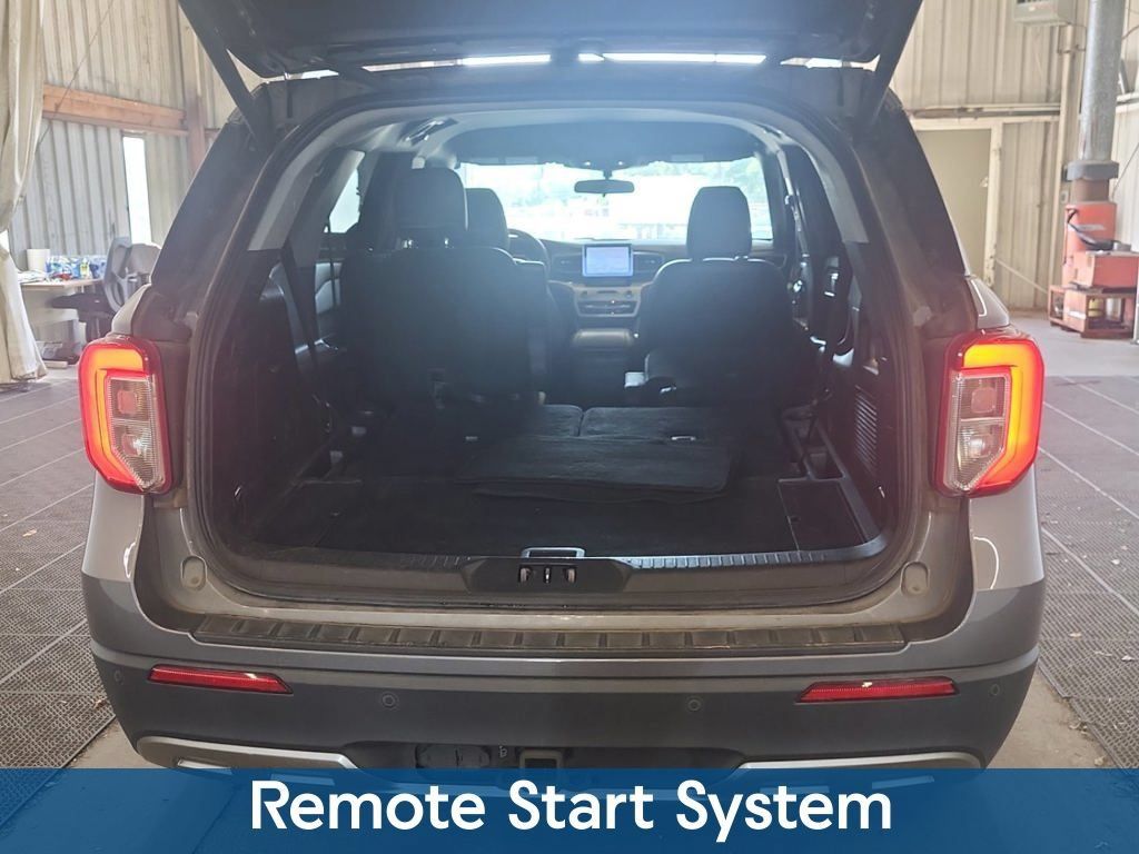Used 2023 Ford Explorer XLT w/ Equipment Group 202A AWD/4WD image 8