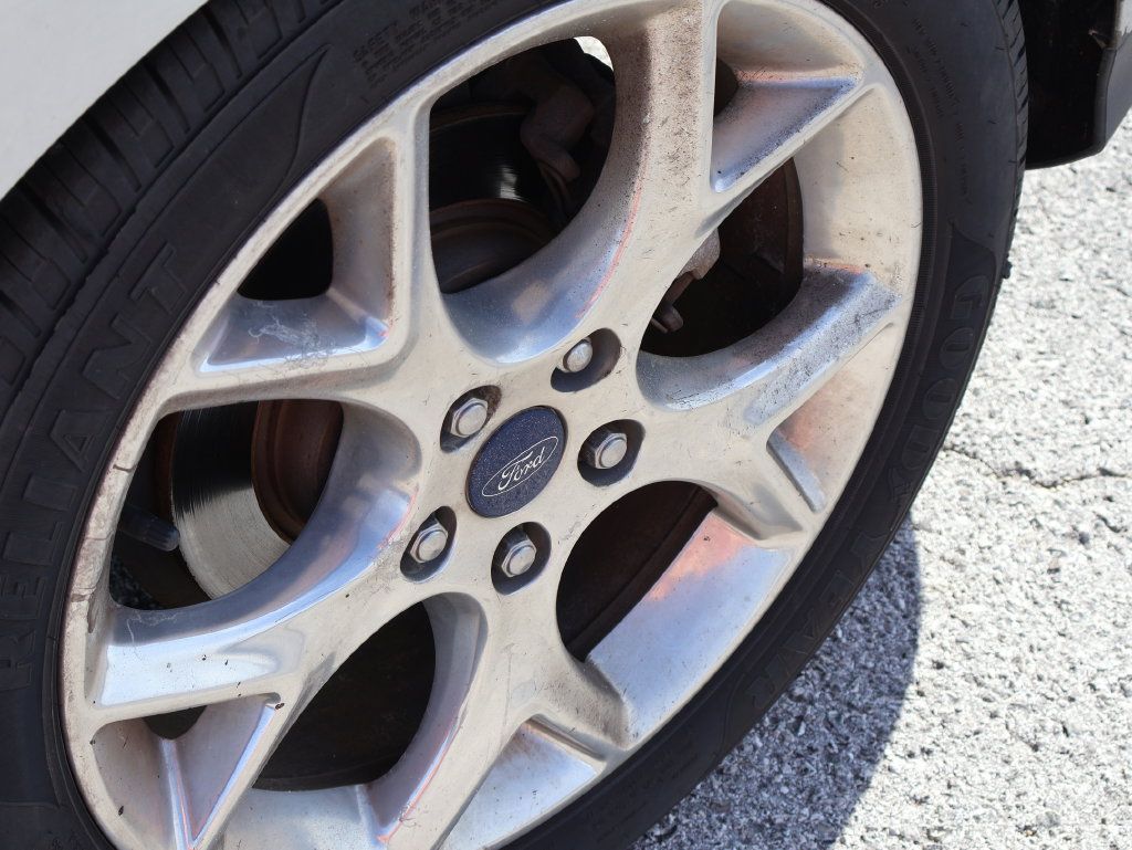 Used 2014 Ford Focus Titanium FWD image 26