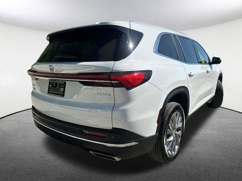 Used 2025 Buick Enclave Preferred AWD/4WD image 17