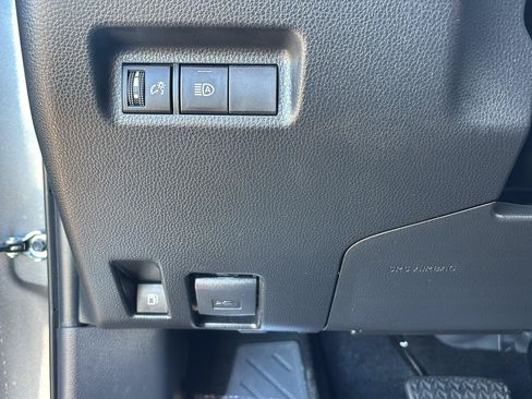 Used 2025 Toyota RAV4 LE AWD/4WD image 27