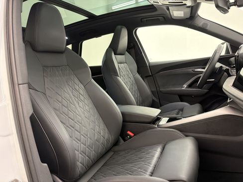 Certified 2025 Audi SQ5 Premium Plus w/ Premium Plus Package AWD/4WD image 19