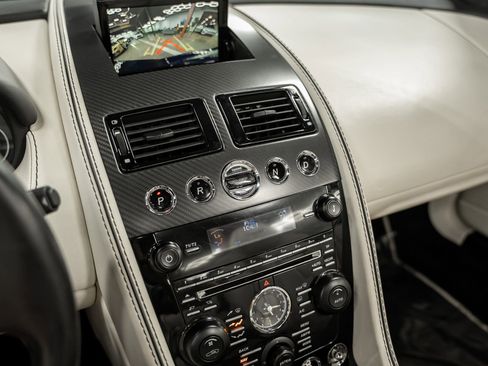 Used 2015 Aston Martin DB9 Volante image 48