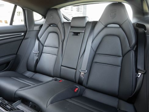 Used 2023 Porsche Panamera 4 Platinum Edition image 30