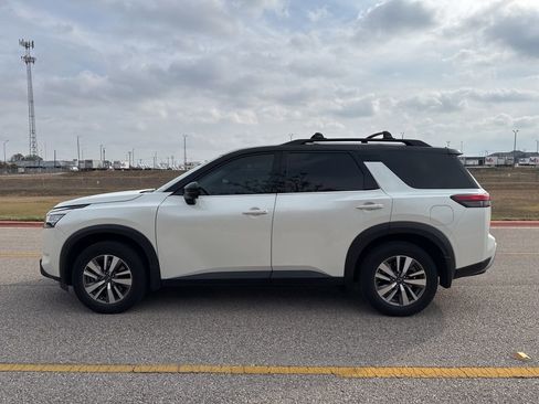 Used 2022 Nissan Pathfinder SL w/ SL Black Package image 7