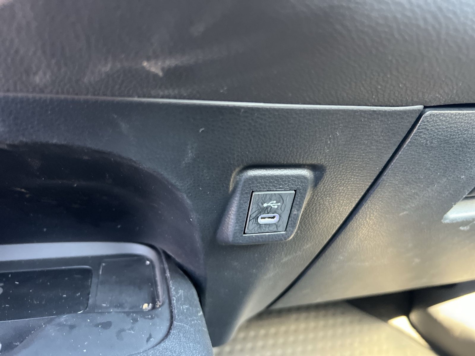 Used 2025 Toyota Corolla LE w/ LE Premium Package FWD image 35