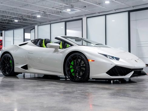 Used 2016 Lamborghini Huracan LP 610-4 AWD/4WD image 4