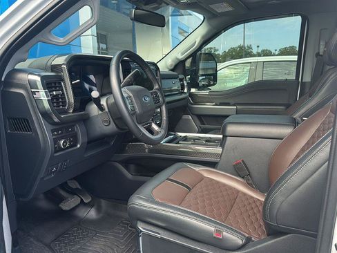 Used 2024 Ford F250 Lariat w/ Lariat Ultimate Package AWD/4WD image 4