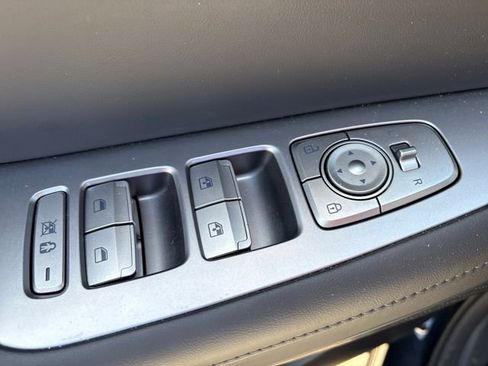 Used 2025 Hyundai Palisade SEL FWD image 13