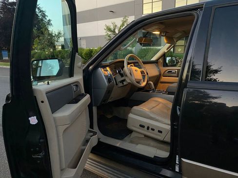 Used 2014 Ford Expedition EL XLT w/ Equipment Group 202A image 8