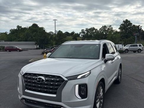 Used 2020 Hyundai Palisade Limited w/ Winter Weather Package AWD/4WD image 1