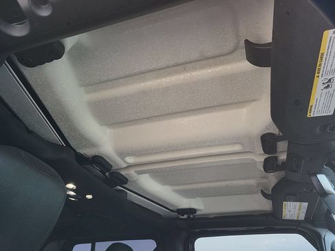 Used 2021 Jeep Gladiator Mojave AWD/4WD image 19