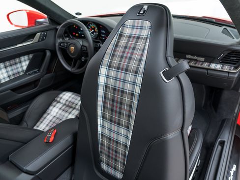 Used 2025 Porsche 911 Turbo S image 35