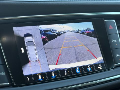 Used 2021 Buick Enclave Avenir w/ Avenir Technology Package FWD image 18