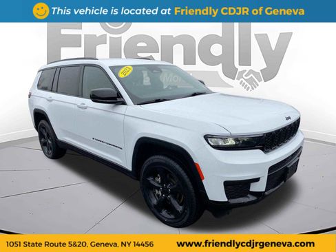 Used 2023 Jeep Grand Cherokee L Laredo image 3