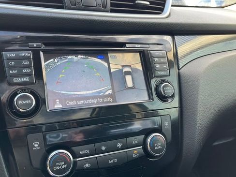 Used 2016 Nissan Rogue SL w/ SL Premium Package image 40