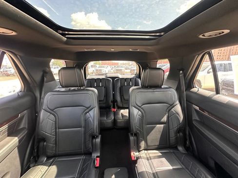 Used 2019 Ford Explorer Platinum AWD/4WD image 18