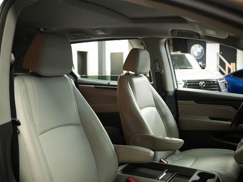 Used 2024 Honda Odyssey EX-L image 16