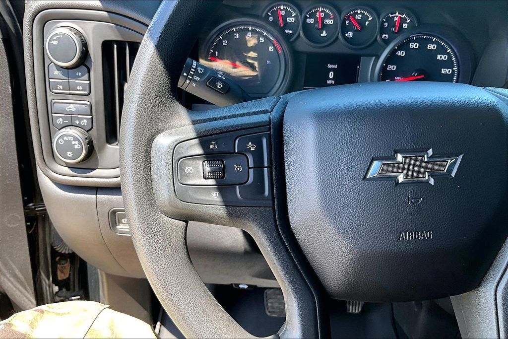 Used 2023 Chevrolet Silverado 1500 Custom Trail Boss w/ LPO, Dark Essentials Package AWD/4WD image 12