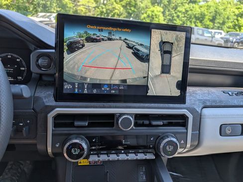 Certified 2025 Toyota Tacoma Limited AWD/4WD image 27