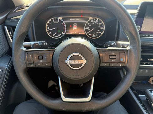 Certified 2023 Nissan Rogue SV image 17